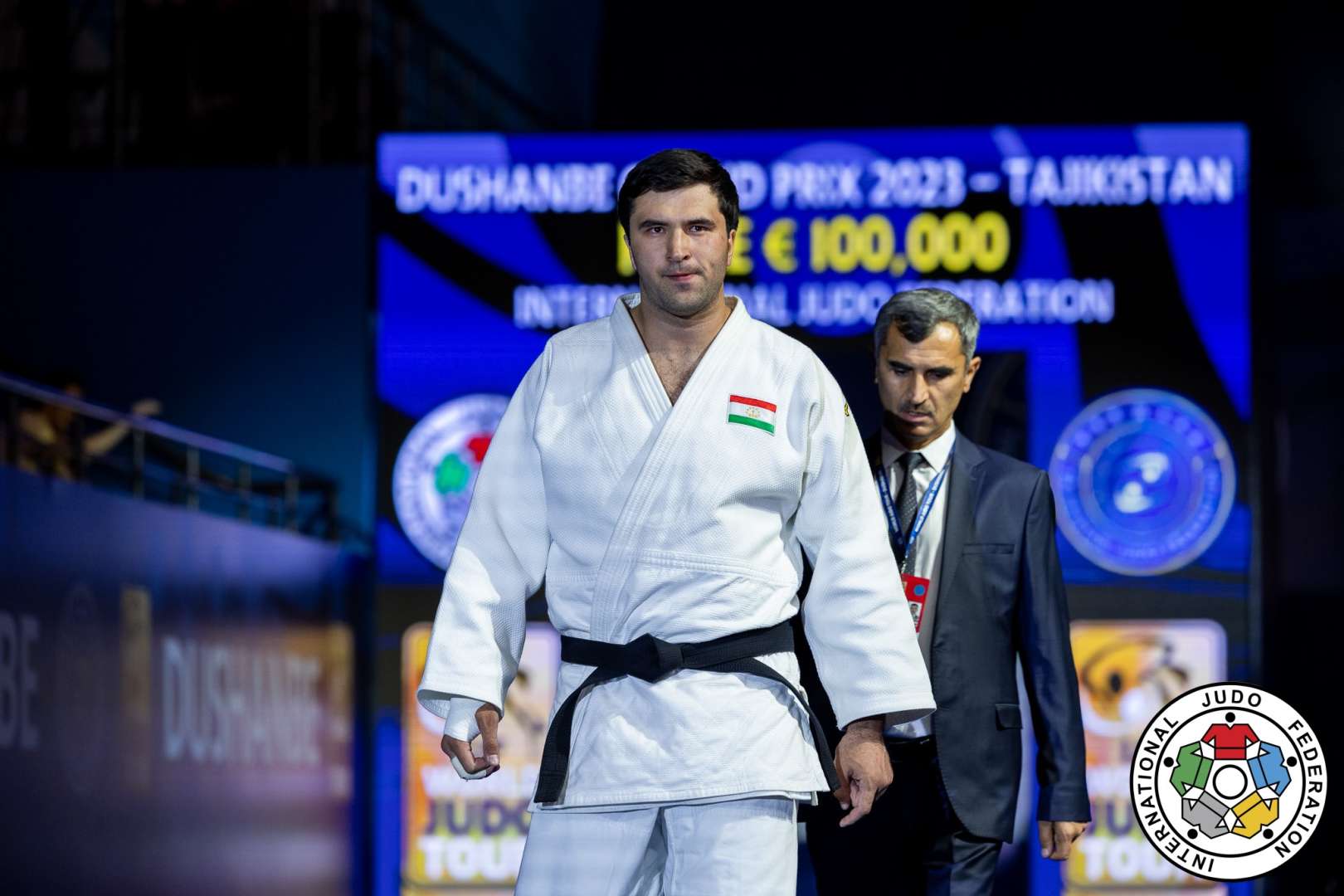 Confronto de pesos pesados ​​no Grande Prêmio de Dushanbe